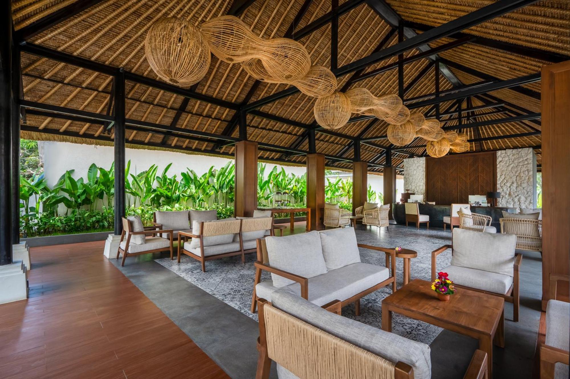 ニルワナ ビーチ アンド リゾート チャンディダサ エクステリア 写真 The lobby at the Andaz Bali